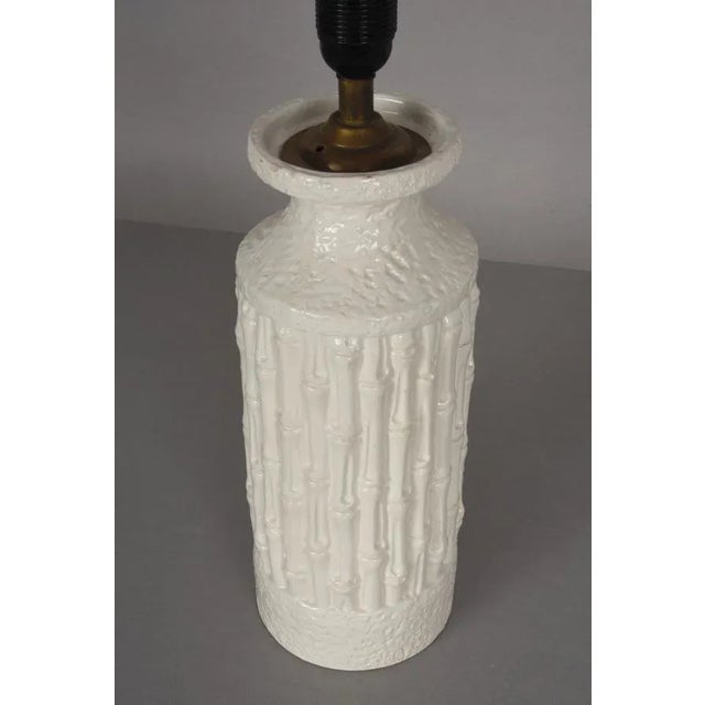 Mid-Century Italian White Ceramic & Faux Bamboo Table Lamp by Tommaso Barbi, 1970s For Sale - Image 11 of 17