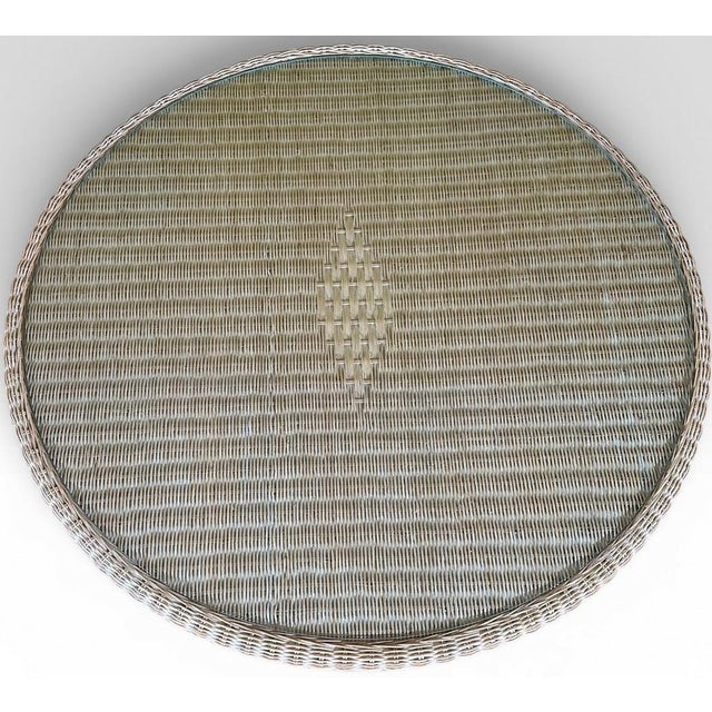 Late 20th Century Vintage Coastal White Wicker Round Dining Table With Inset Glass Top For Sale - Image 5 of 18