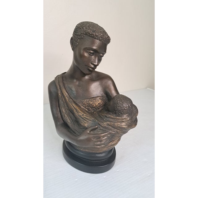 1990s 1997 Austin Productions “Treasured Moments” Mother and Child Sculpture by Alice Heath Riordan (Ecila) For Sale - Image 5 of 12