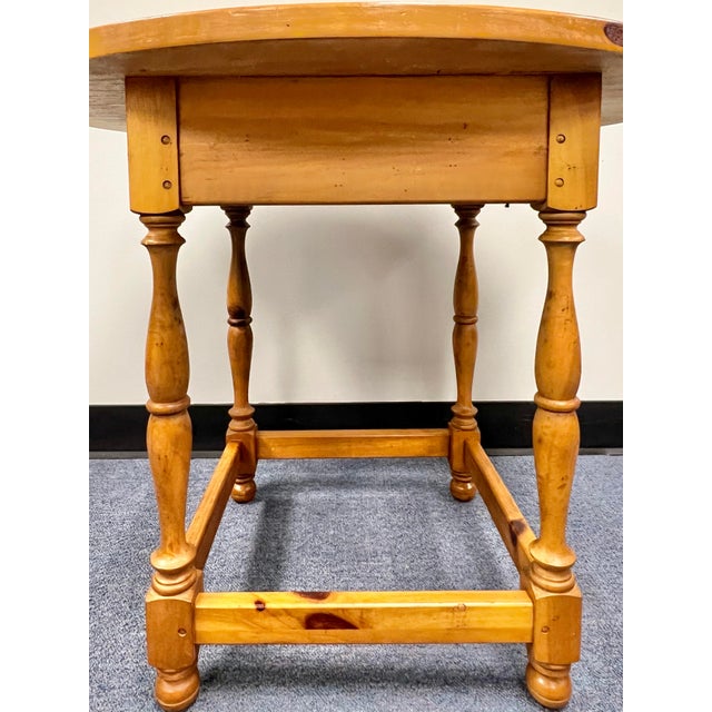 Lane Furniture Museum of American Folk Art Pine Side Table For Sale In New York - Image 6 of 10