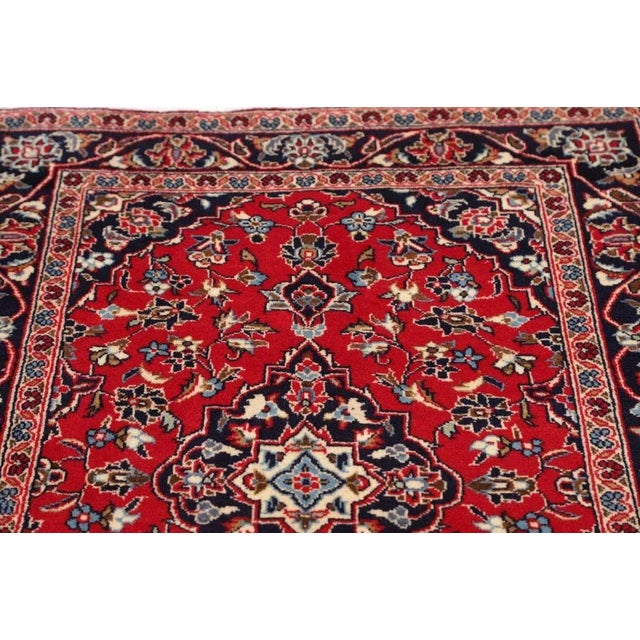 Kashan Rug in Virgin Wool For Sale - Image 8 of 11