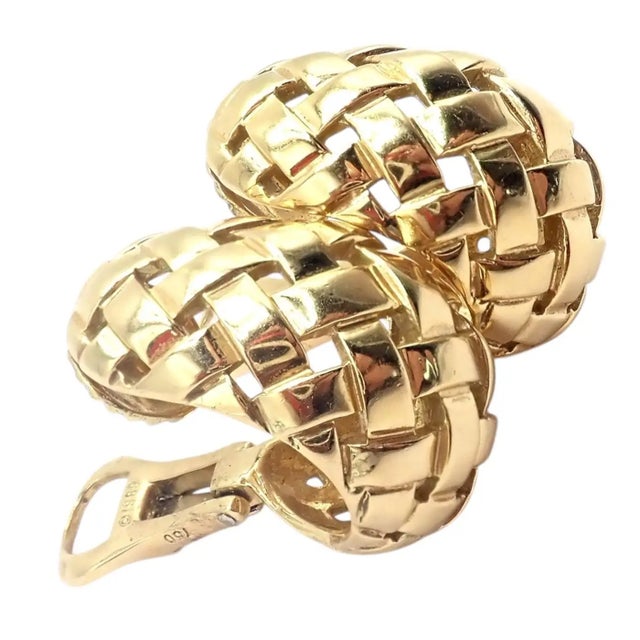 Vintage Tiffany & Co. Vannerie Basket Weave Yellow Gold Hoop Earrings, A Pair For Sale - Image 12 of 13