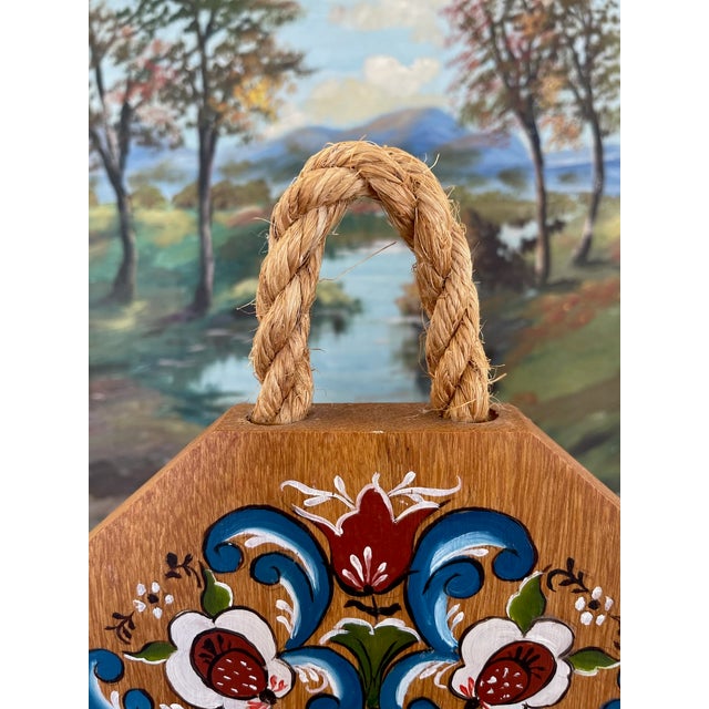 Wood 1977 Hand Painted Norwegian Rosemaling Wall Plaque With Rope Handle - Signed Folk Art. For Sale - Image 7 of 8