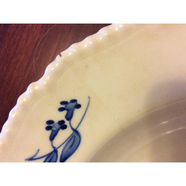 Early 19th Century Early 19th Century Bloor Derby Blue and White Set of Two Soup Bowls, Two Salad Plates, Two Bread Plates- 6 Pieces For Sale - Image 5 of 12