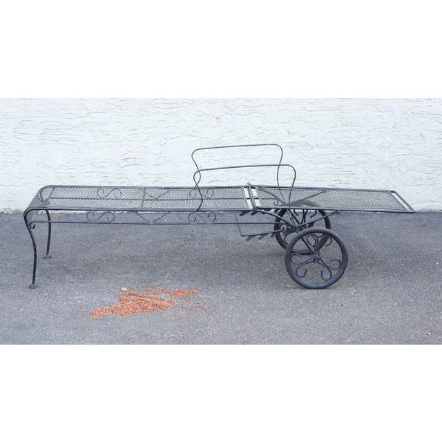 Late 20th Century Vintage Wrought Iron Outdoor Patio Chaise Lounge For Sale - Image 5 of 18