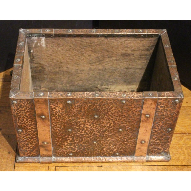 Circa 1880-1920 English Arts & Crafts Copper Clad Kindling Bin For Sale In Raleigh - Image 6 of 7