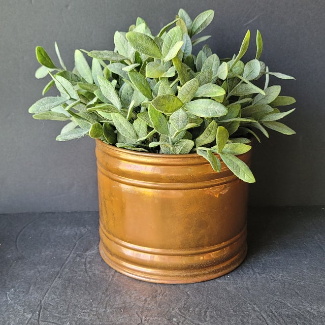 Vintage Copper Cachepot Planter Plant Pot Measures 6.25" diameter and 5" tall Made in England Shows some age. See photos...