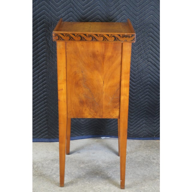 Early 19th Century Early 19th Century Antique German Biedermeier Cherry Pillar End Table For Sale - Image 5 of 12