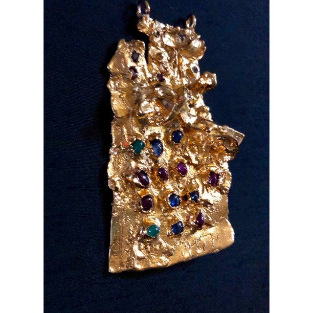 Gold Igael Tumarkin, Gold Gilt Bronze Sculpture Pendant Israeli Tumarkin Abstract Modernist Jewelry, c.1960s-1970s For Sale - Image 8 of 11