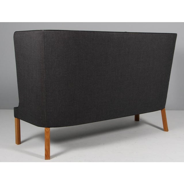 Black Model FH436 Coupe 2-Seater Sofa by Frits Henningsen, 2010s For Sale - Image 8 of 9