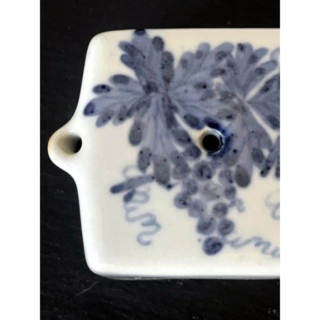 Mid 19th Century Korean Joseon Dynasty Ceramic Water Dropper For Sale In Atlanta - Image 6 of 10