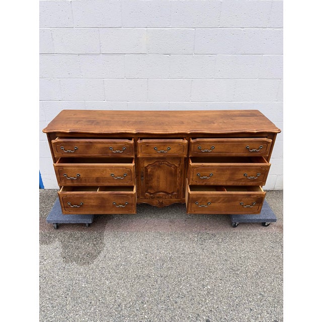 French Provincial 1990s Ethan Allen French Provincial Country 9-Drawer Dresser⚡️ For Sale - Image 3 of 12