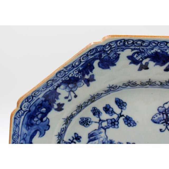 Early-Mid 19th Century Chinese Export Porcelain Blue & White Octagonal Platter For Sale - Image 4 of 6