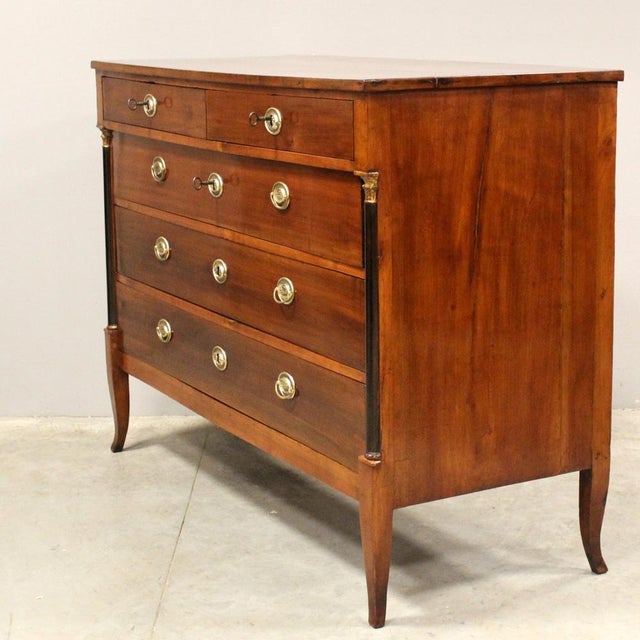 Directory chest of drawers In solid cherry End of the 18th century - Directory Origin Italy - Veneto Measurements: width...