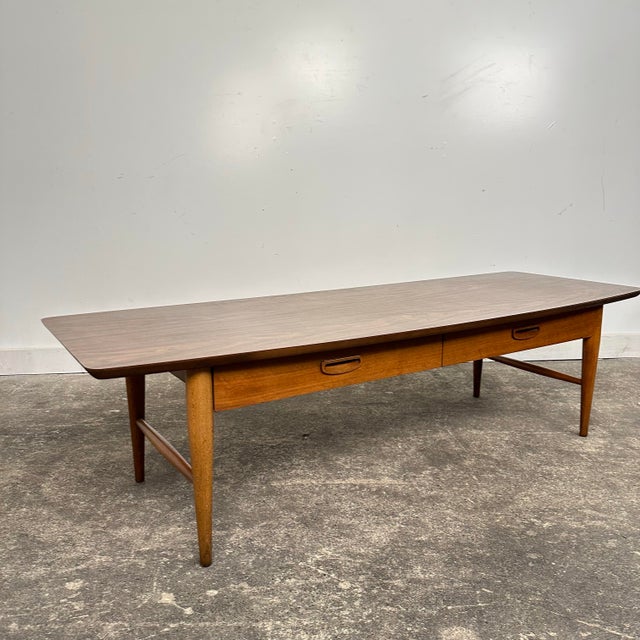 Mid-Century Modern Mid-Century Modern Lane Coffee Table For Sale - Image 3 of 10
