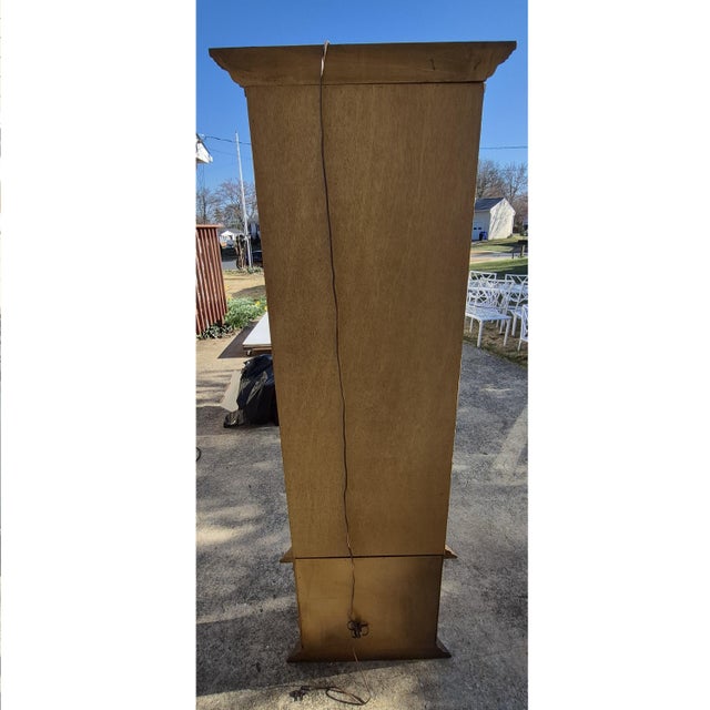 Gold 1960s Hollywood Regency Narrow Gold Mirrored Curio Display Cabinet For Sale - Image 8 of 10