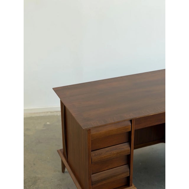 W50 D26 H30.5 KC27.5 The “Vintage Lane First Edition Desk with Tambour Doors” stunning mid-century modern executive desk...