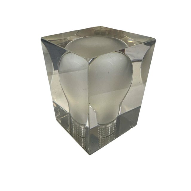 Vintage 1970s Lucite Paperweight For Sale In Miami - Image 6 of 6