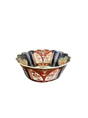 Antique Japanese Imari Scallop Shaped Edge Bowl, 1900