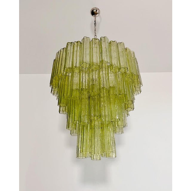 Perfect condition and fully working. The glasses are perfect and the chrome has wear consisting in age and use. Up to 250V...