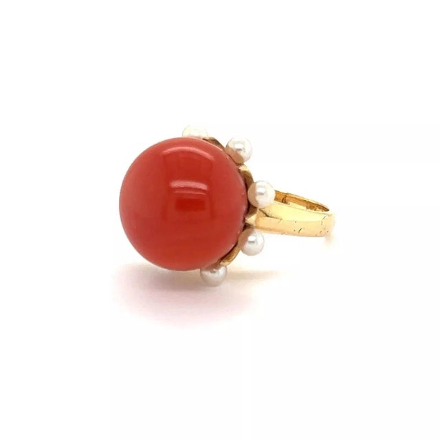 Coral & Seed Pearls Cocktail 14k Yellow Gold Ring - Size 5 For Sale In Miami - Image 6 of 7