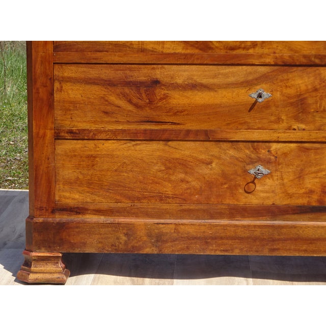 Louis Philippe Commode in Walnut and White Marble, 1850s For Sale - Image 14 of 18