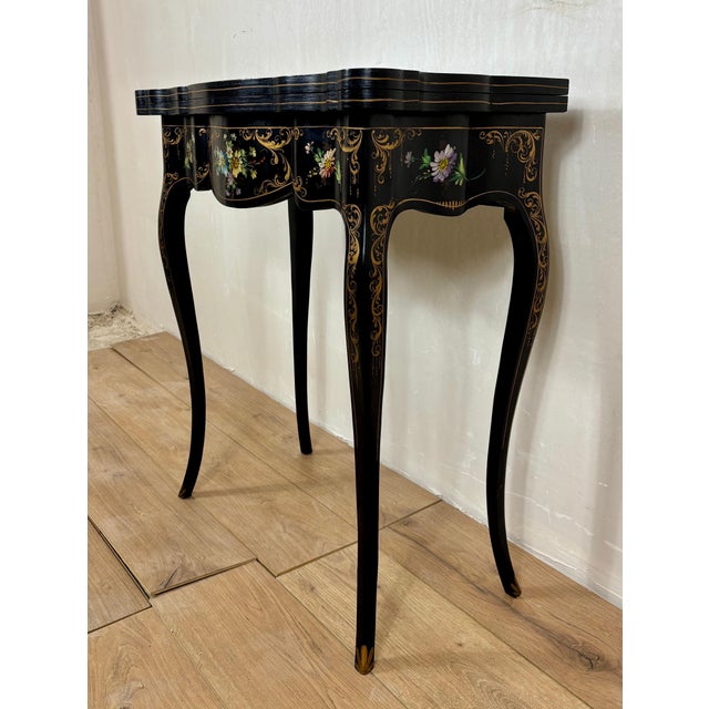 1960s Chinese Black Lacquer Games Table with Hand-Painted Floral Decoration For Sale - Image 5 of 18