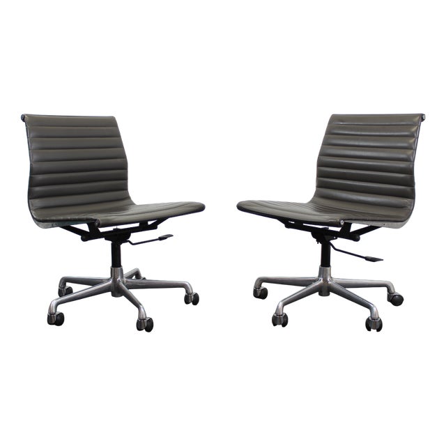 Ea117 Office Chair by Charles & Ray Eames for Herman Miller, 1980s For Sale