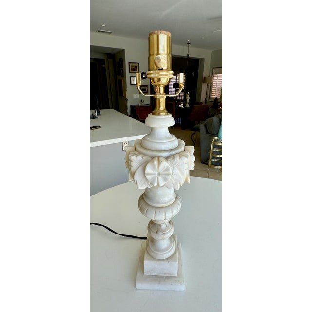 Italian Single Italian Urn Neoclassic Alabaster Table Lamp For Sale - Image 3 of 15