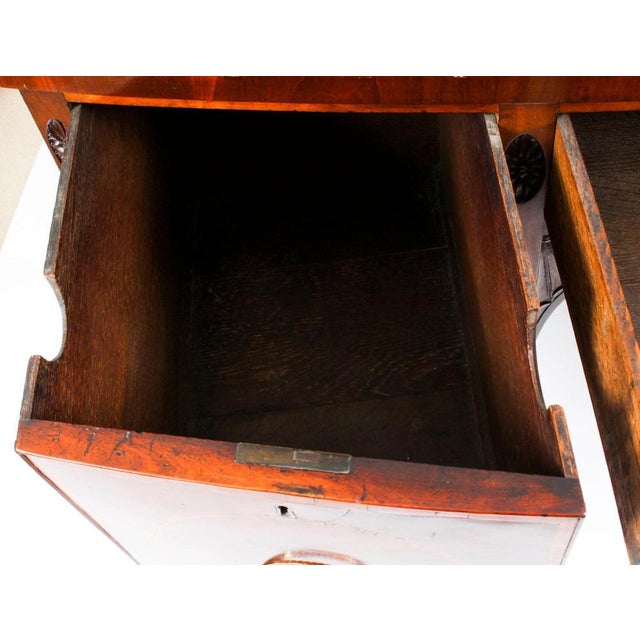 George III Inlaid Flame Mahogany Sideboard, 18th Century For Sale - Image 14 of 18