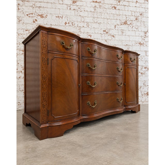 Traditional Vintage Drexel Solid Wood Mahogany Serpentine Dresser/ Credenza With Original Hardware For Sale - Image 3 of 9