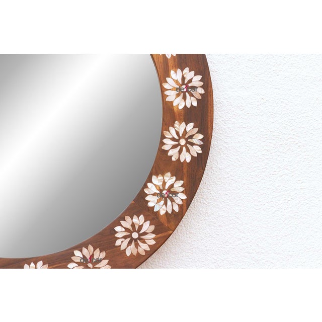 Precious Floral Mother of Pearl Inlay Round Mirror For Sale In Los Angeles - Image 6 of 8