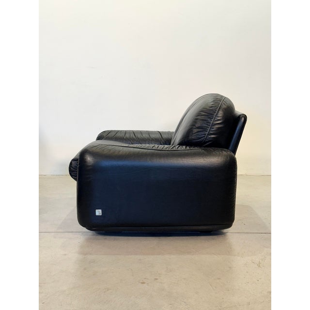Animal Skin Piumotto Armchairs in Black Leather by Arrigo Arrigoni for Busnelli, 1970s, Set of 2 For Sale - Image 7 of 15