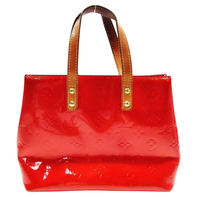 Contemporary A 2004 Louis Vuitton Red Vernis Patent Leather and Vachetta Reade Hand-Bag For Sale - Image 3 of 18