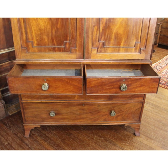 Circa 1815 English Regency Period Linen Press For Sale In Raleigh - Image 6 of 10