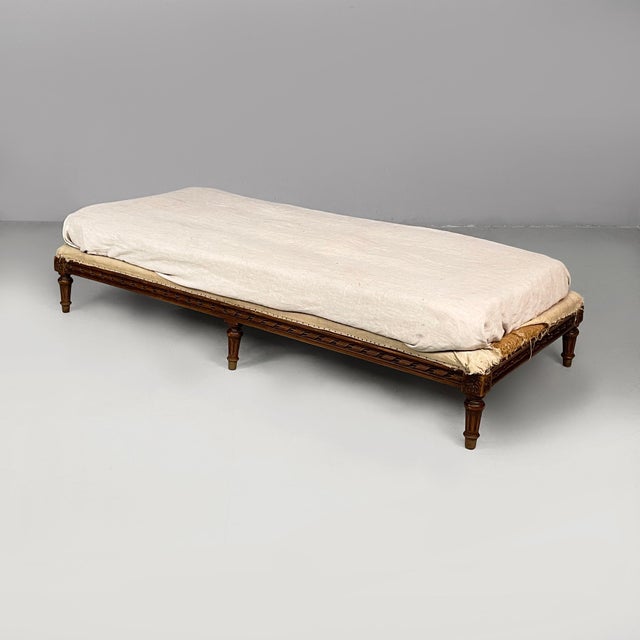 Vintage Italian Daybed in Beige Fabric and Wood, 1900s For Sale - Image 15 of 15