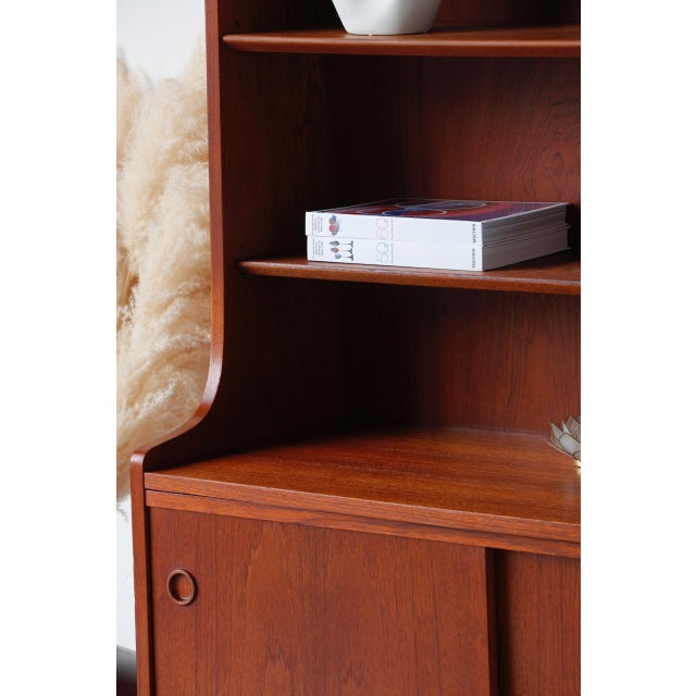 Vintage Scandinavian Teak Bookshelf, 1960s For Sale - Image 6 of 15
