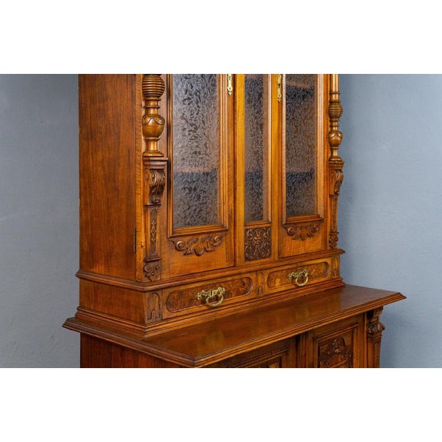 Decorative Gründerzeit Bookcase in Walnut and Oak, 1800s For Sale - Image 6 of 18