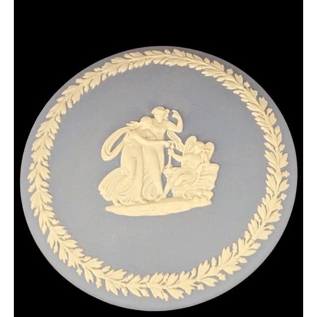 1930s Vintage Wedgwood Pale Blue Jasperware Round Lidded Trinket Box For Sale - Image 5 of 7