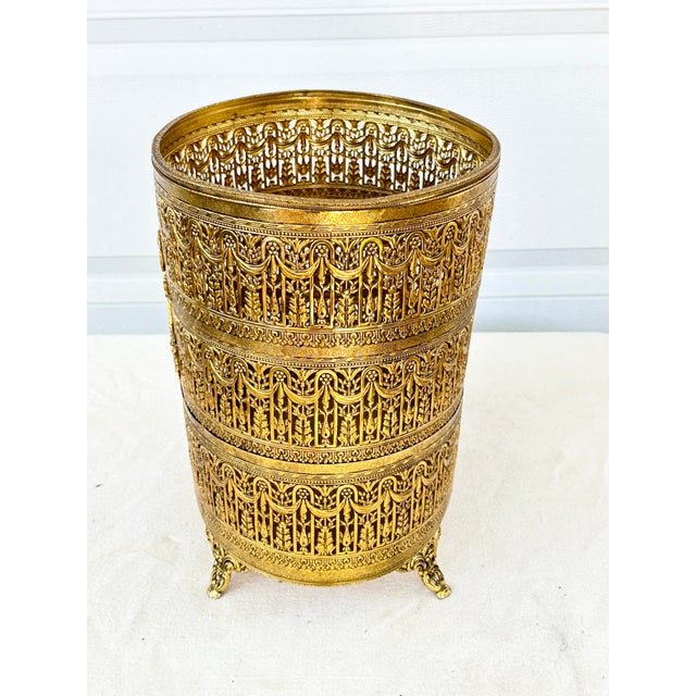 Mid 20th Century Vintage Hollywood Regency Gold Ormolu Filigree Pierced Waste Basket With Claw Feet For Sale - Image 5 of 9