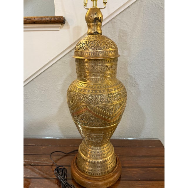 Brass 1940s Moroccan Tooled Brass Lamp With Copper and Wood Accents For Sale - Image 8 of 12