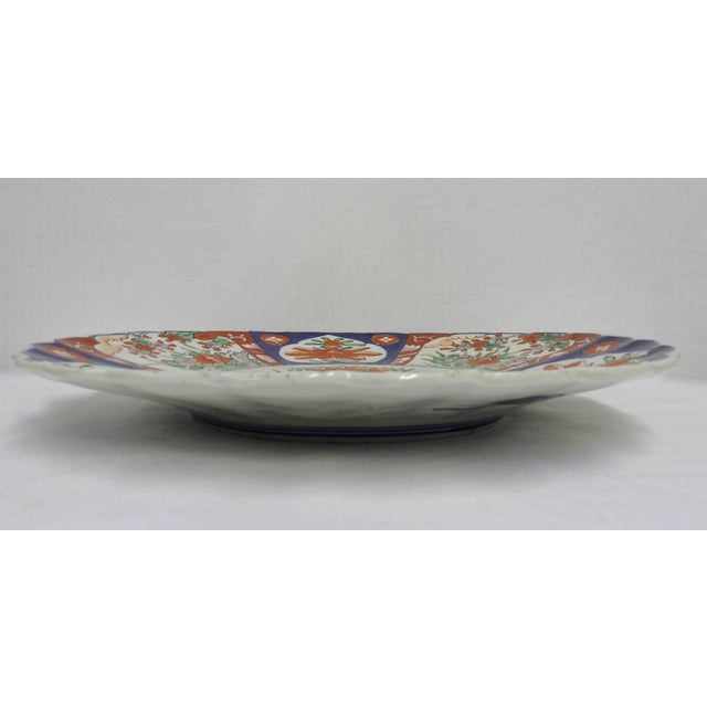 1920s Early 20th Century Hand-Painted Chinese Imari Charger Plate For Sale - Image 5 of 10