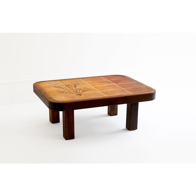 This Barrois coffee table for Vallauris is a superb fusion of craftsmanship and artistry. Featuring a sturdy wooden base,...