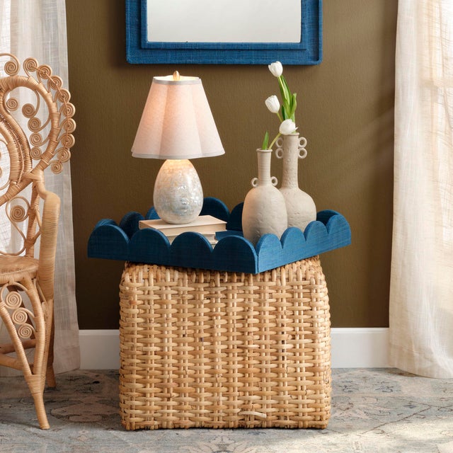 This stunning table lamp takes neutrals and transforms them from everyday to extraordinary. The lamp’s base is rich,...
