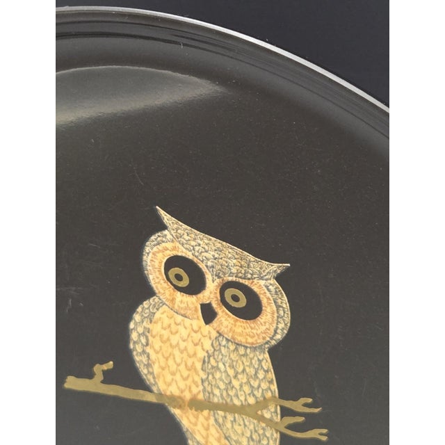 Mid-Century Couroc of Monterey California Hand-Inlaid Owl Round Black Serving Tray For Sale - Image 9 of 18