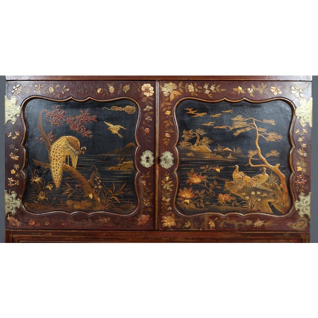 Chinese Cabinet in Lacquered Wood and Painted Wood For Sale - Image 10 of 18