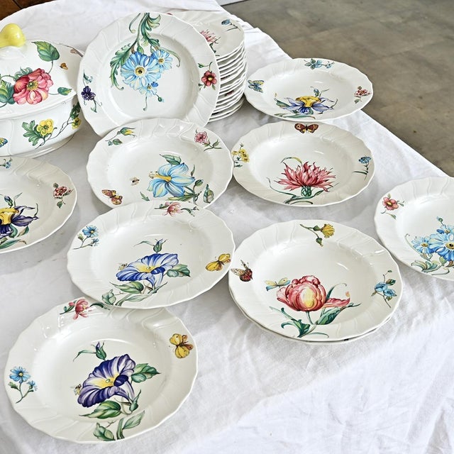 Vintage 28-Piece Set of Villeroy & Boch Porcelain in Bouquet Pattern For Sale - Image 9 of 15