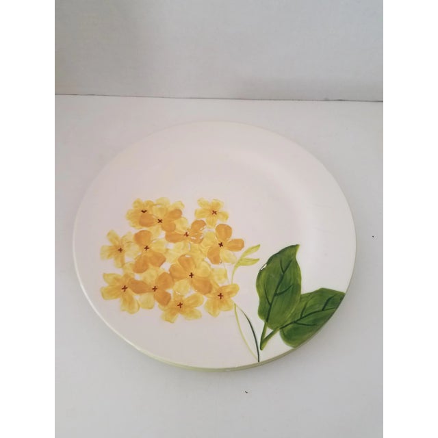 1980s "Garden Bouquet Home Studio" Ceramic Floral Decorative Dinner Plates - Set of 4 For Sale - Image 4 of 8