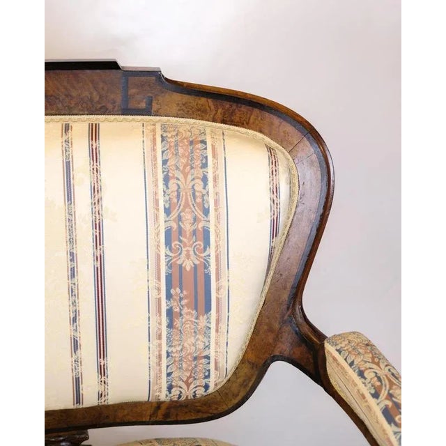 Antique Klunke Style 3-Seater Sofa in in Walnut and Striped Upholstery, 1890s For Sale - Image 4 of 13