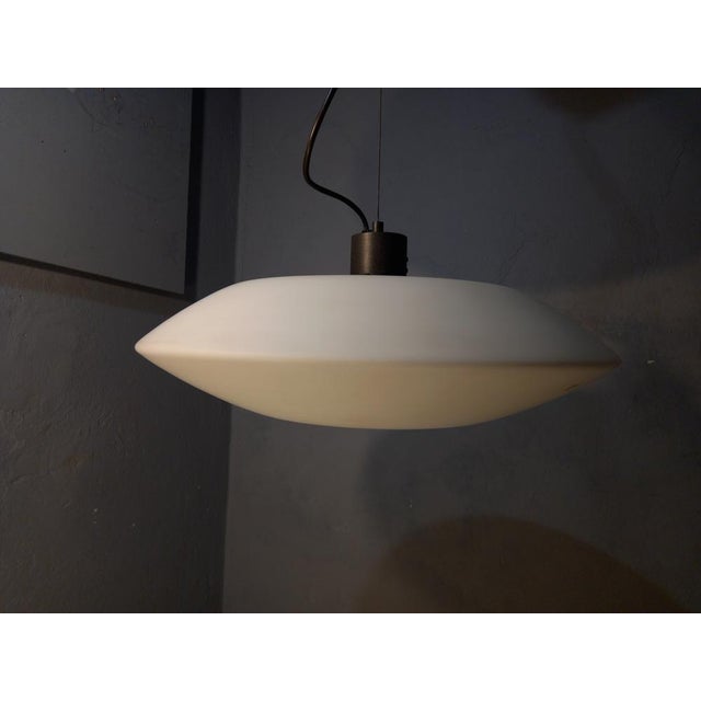 Mid-Century Modern Chandelier Model UFO in Opaline Glass by Roberto Pamio for Leucos, 1960s For Sale - Image 3 of 9